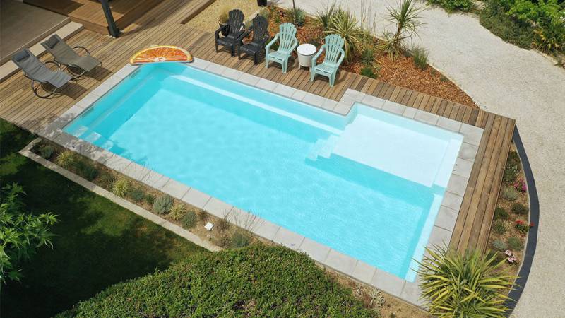 PISCINE COQUE AVEC PLAGE IMMERGEE A OBERNAI